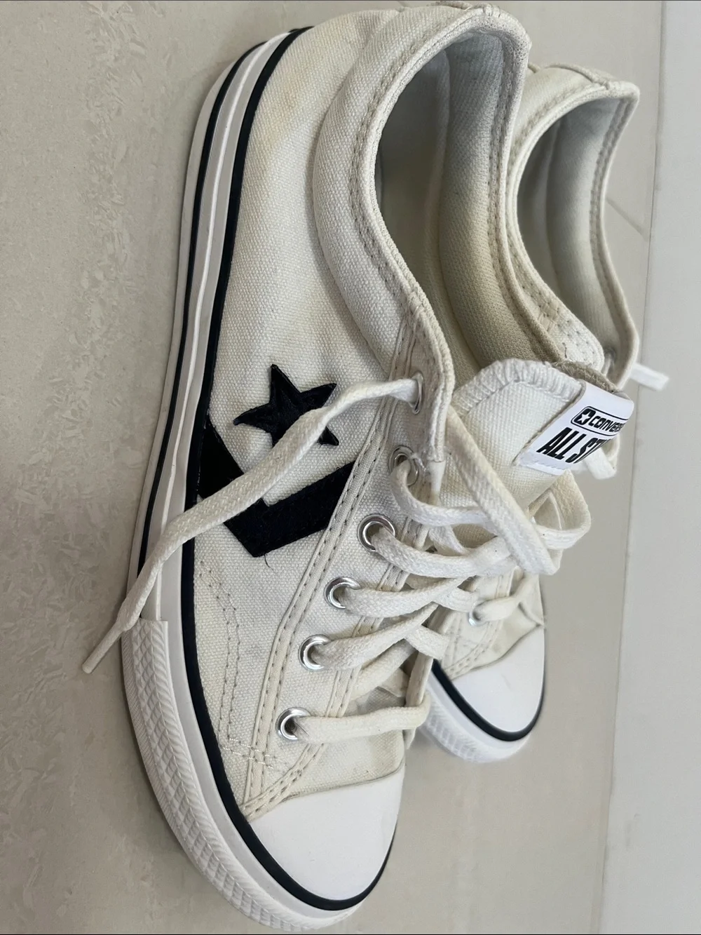 Converse Kids Low-Top Sneakers in White and Black Star Chevron